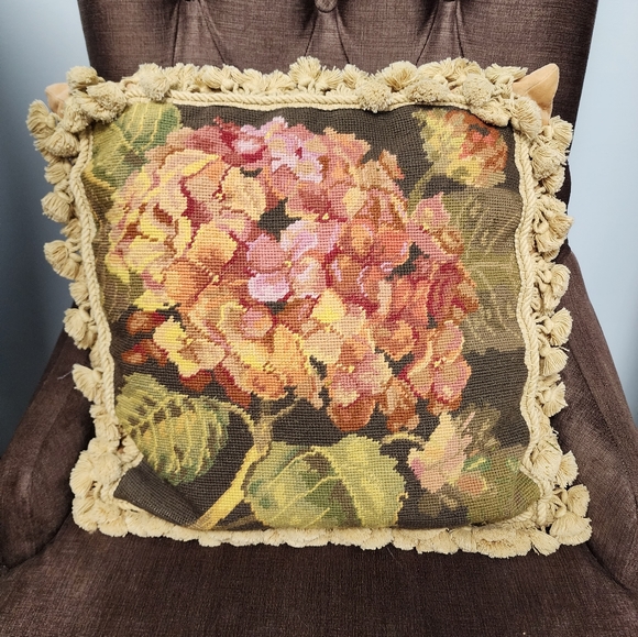 Wool Needlepoint Kathryn White Design Hydrangea Tasseled Pillows 2 Piece.  C0938 - Picture 10 of 10